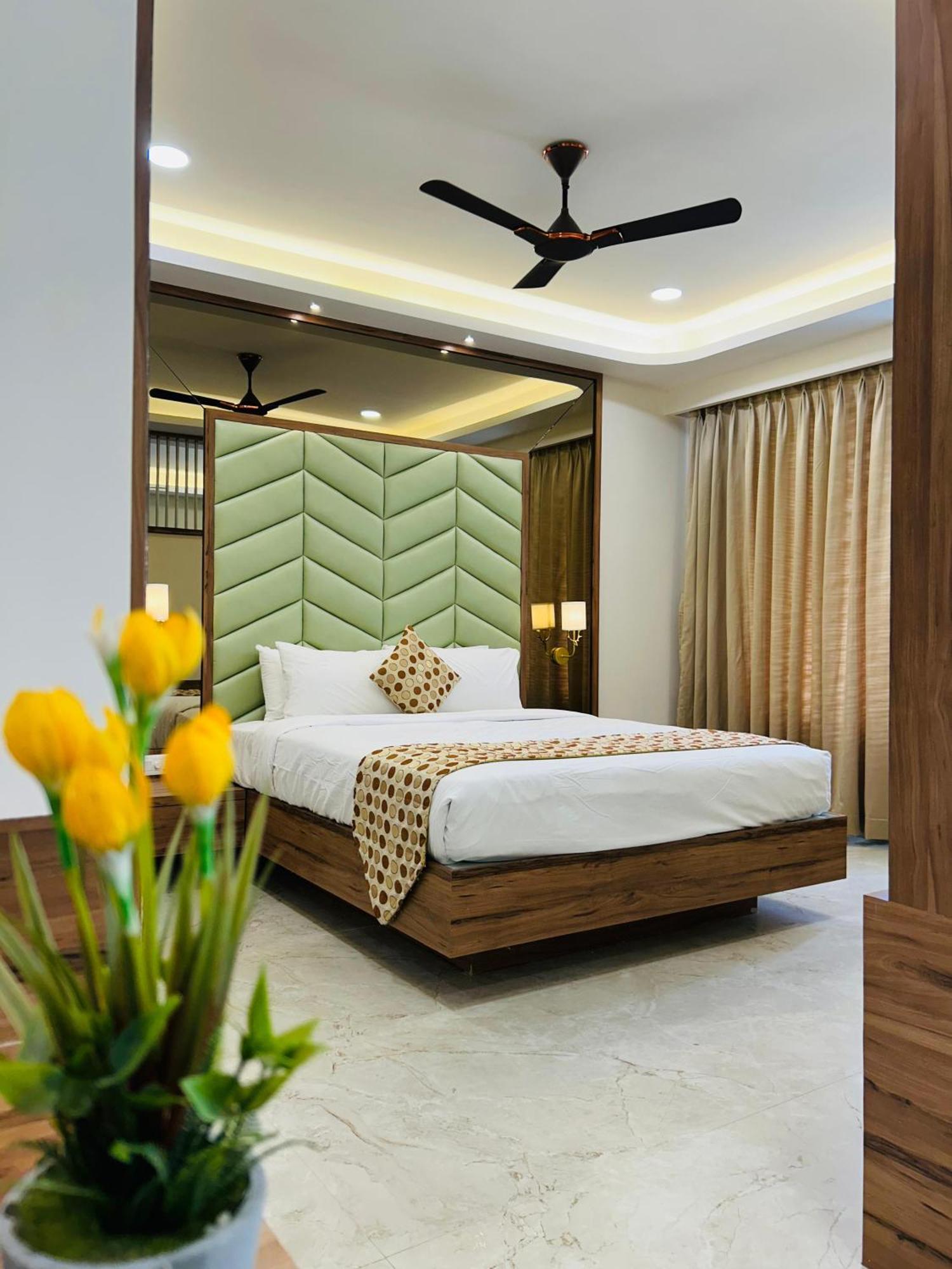 Hotel Grand Visava Lonavala Buitenkant foto