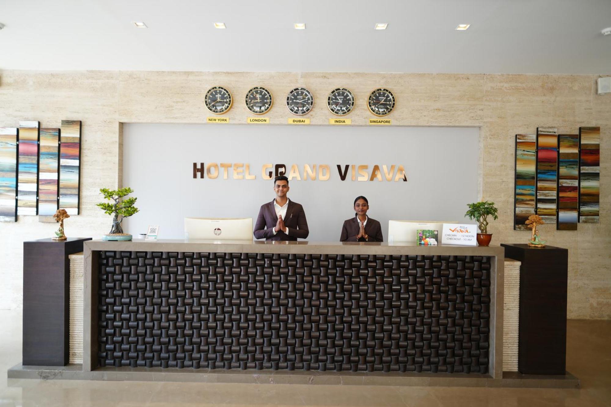 Hotel Grand Visava Lonavala Buitenkant foto