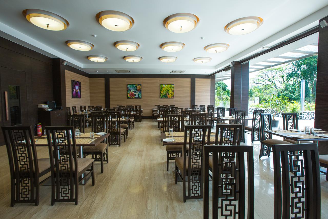 Hotel Grand Visava Lonavala Buitenkant foto